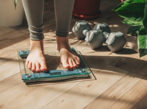 peso-travou?-o-que-fazer-quando-a-balanca-entra-em-plato