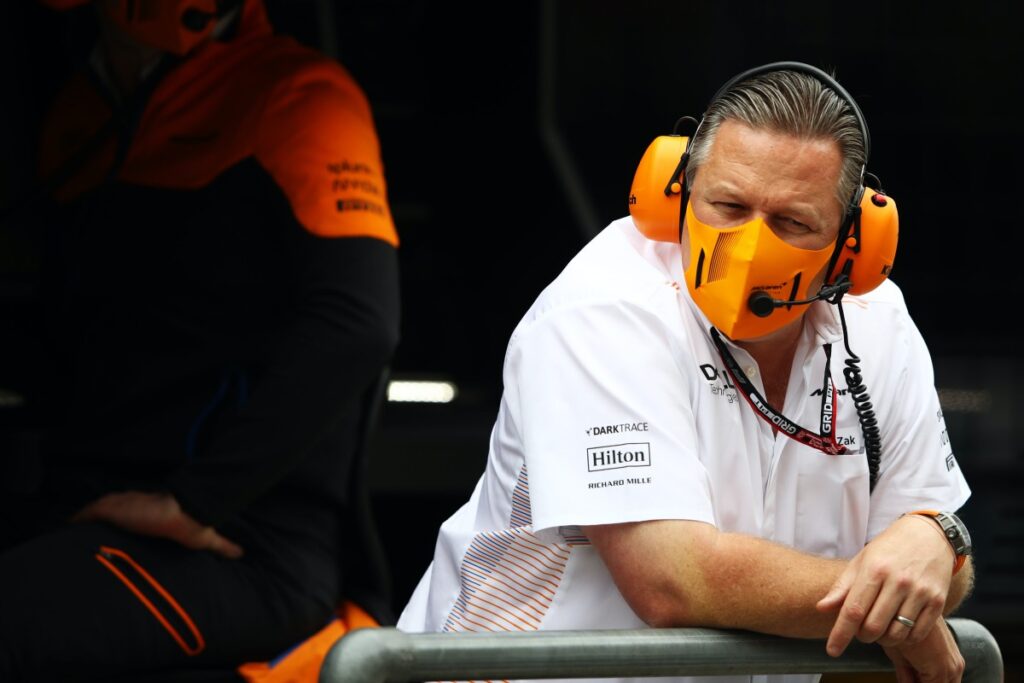 f1:-chefe-da-mclaren-fala-sobre-reabastecimento-e-pede-reintroducao