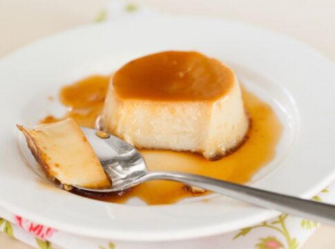 pudim-de-iogurte-sem-ovo-conquista-pela-textura-leve-e-sabor-delicado