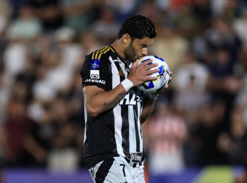 diretor-do-atletico-mg-e-sincero-sobre-futuro-de-hulk-no-clube