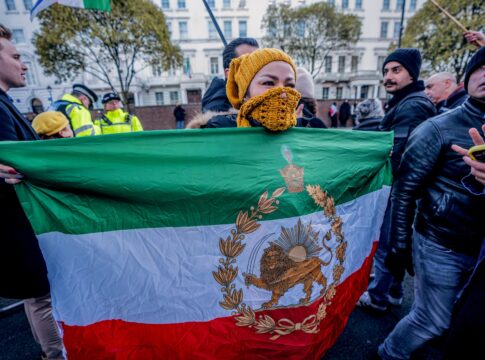 ira:-apos-36-mortos,-governo-diz-que-dispersou-“reunioes-esporadicas”