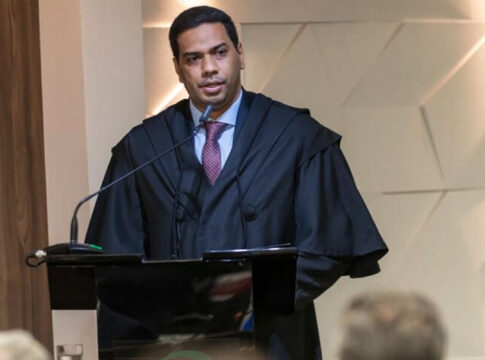 o-banqueiro-nunca-pagou-a-ninguem-para-defende-lo,-so-a-advogados