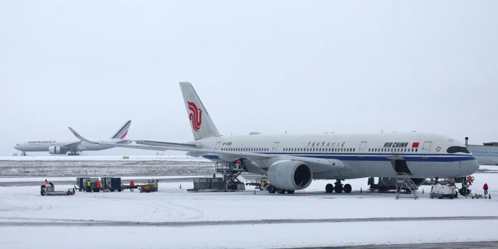 tempestade-goretti:-nevascas-cancelam-centenas-de-voos-na-europa