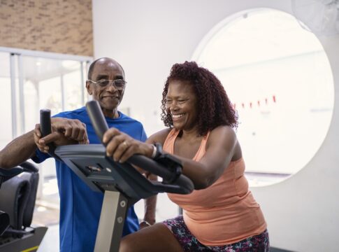 apenas-10-minutos-de-exercicio-ja-ativam-sinais-anticancer,-diz-estudo