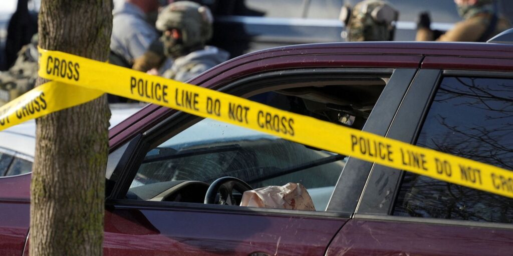 agente-de-imigracao-atira-e-mata-mulher-em-minneapolis,-nos-eua