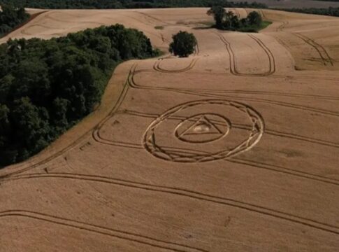 ate-r$-9,5-mil:-cidade-famosa-por-desenhos-misteriosos-abre-concurso