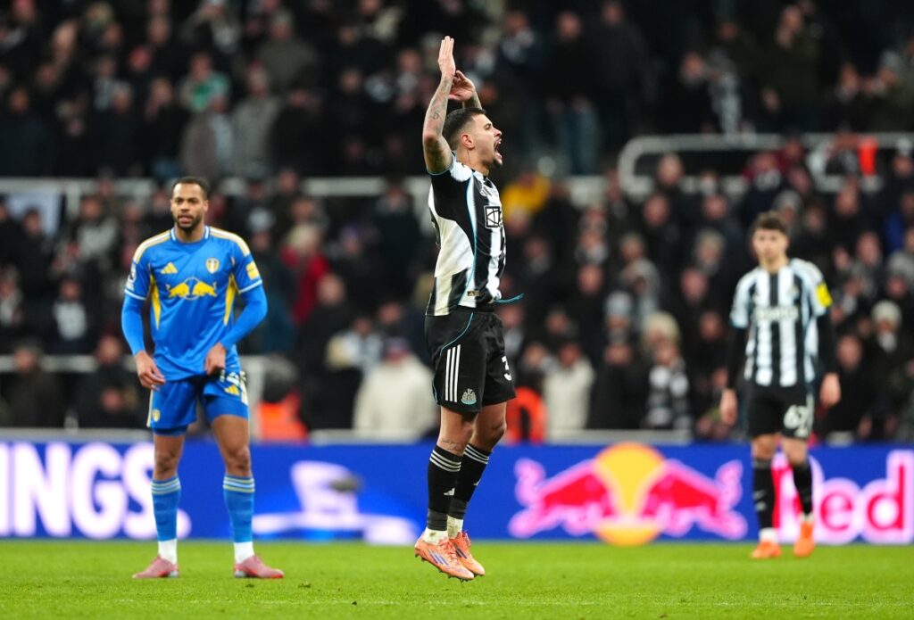 bruno-guimaraes-alcanca-temporada-mais-artilheira-na-carreira