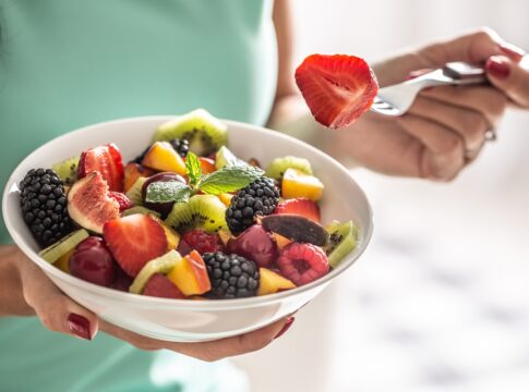 barriga-estufada-apos-o-almoco?-veja-6-frutas-para-melhorar-a-digestao