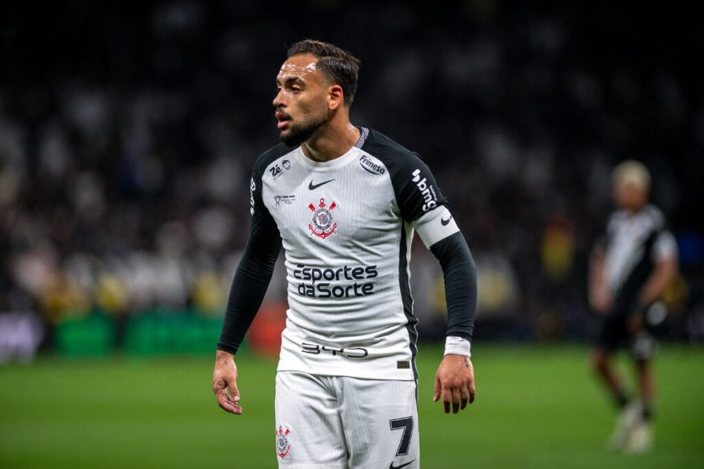 atletico-mg-comunica-acerto-com-volante-maycon,-ex-corinthians