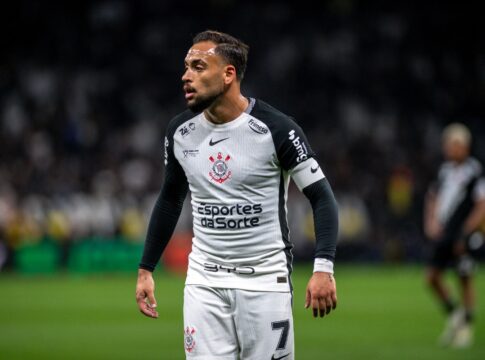 atletico-mg-comunica-acerto-com-volante-maycon,-ex-corinthians