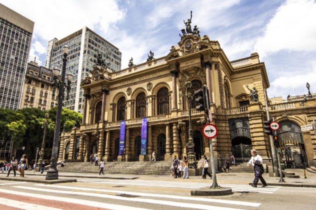 theatro-municipal-de-sp-abre-vagas-gratis-para-aulas-de-musica-e-danca