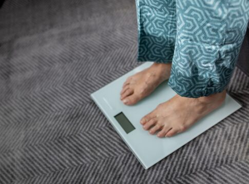 ganho-de-peso-pos-festas:-quando-pode-indicar-problema-de-saude?