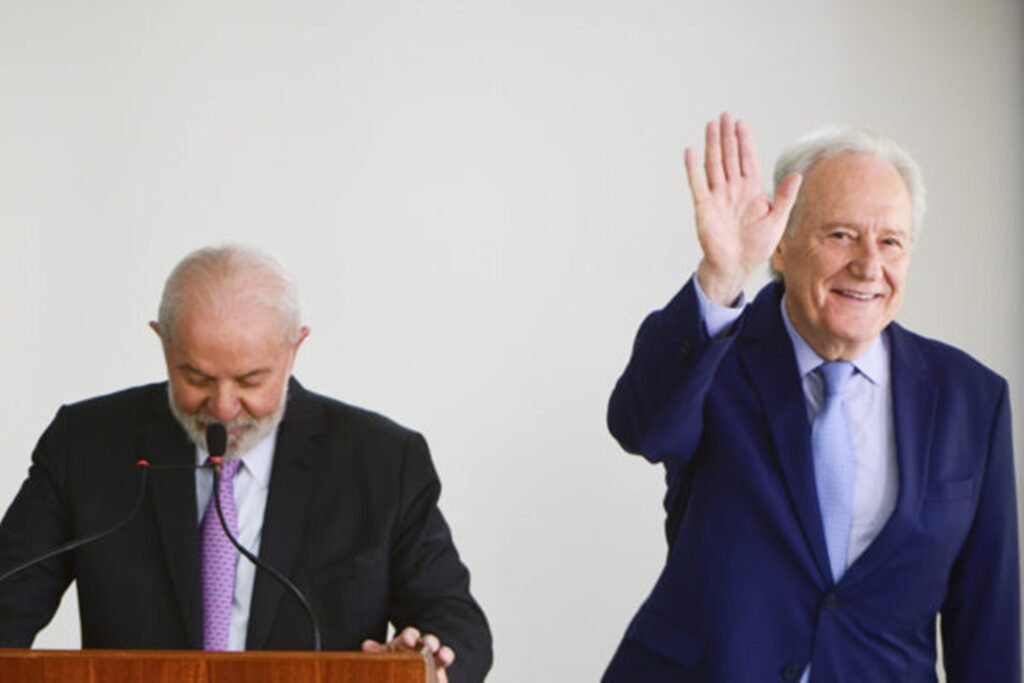 apos-deixar-cargo,-lewandowski-viaja-e-escala-numero-2-para-transicao