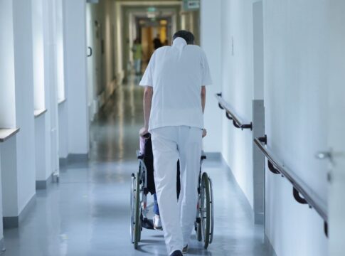 empresario-que-atuava-como-falso-medico-e-preso-em-sp