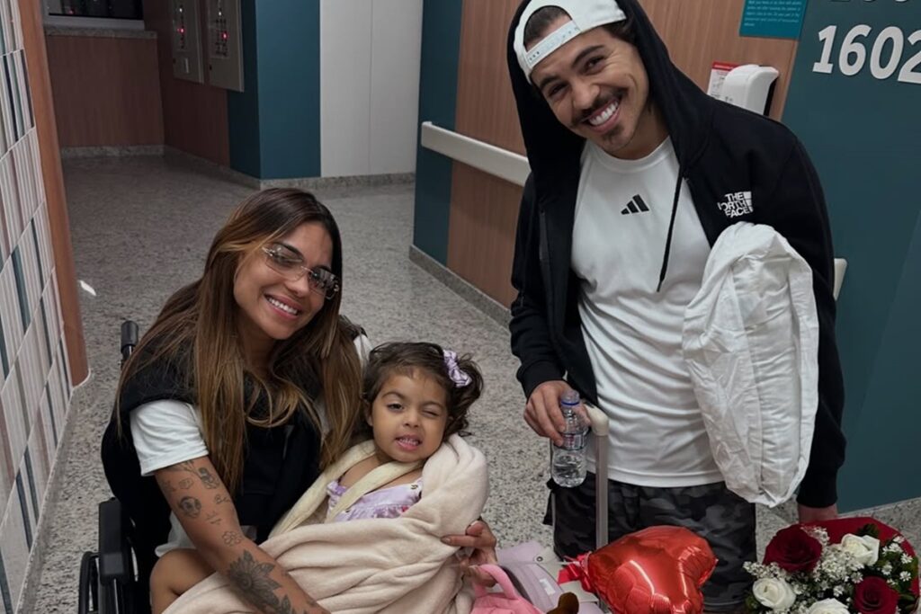 filha-de-tays-reis-e-biel-passa-por-cirurgia-apos-cair-em-brinquedo.-video