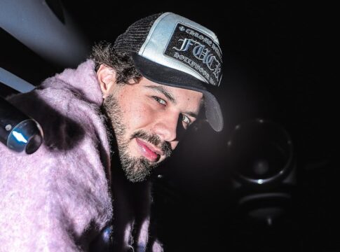 ze-felipe-mostra-previa-da-nova-musica-e-web-aponta-indireta