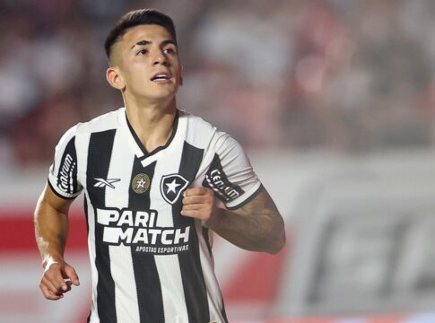 alvo-do-palmeiras:-relembre-a-passagem-de-almada-pelo-botafogo