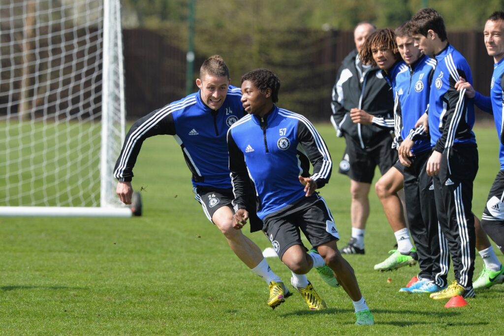 ex-chelsea-revela-ter-poucos-dias-de-vida-restantes-e-choca-fas