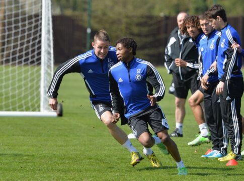 ex-chelsea-revela-ter-poucos-dias-de-vida-restantes-e-choca-fas