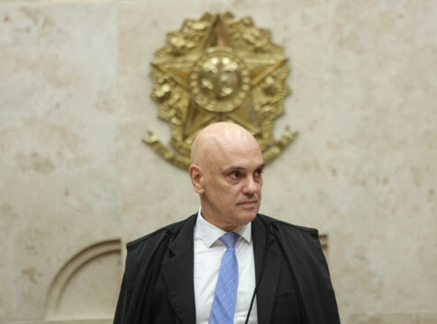 cfm-cumpre-ordem-de-moraes-e-anula-sindicancia-sobre-bolsonaro