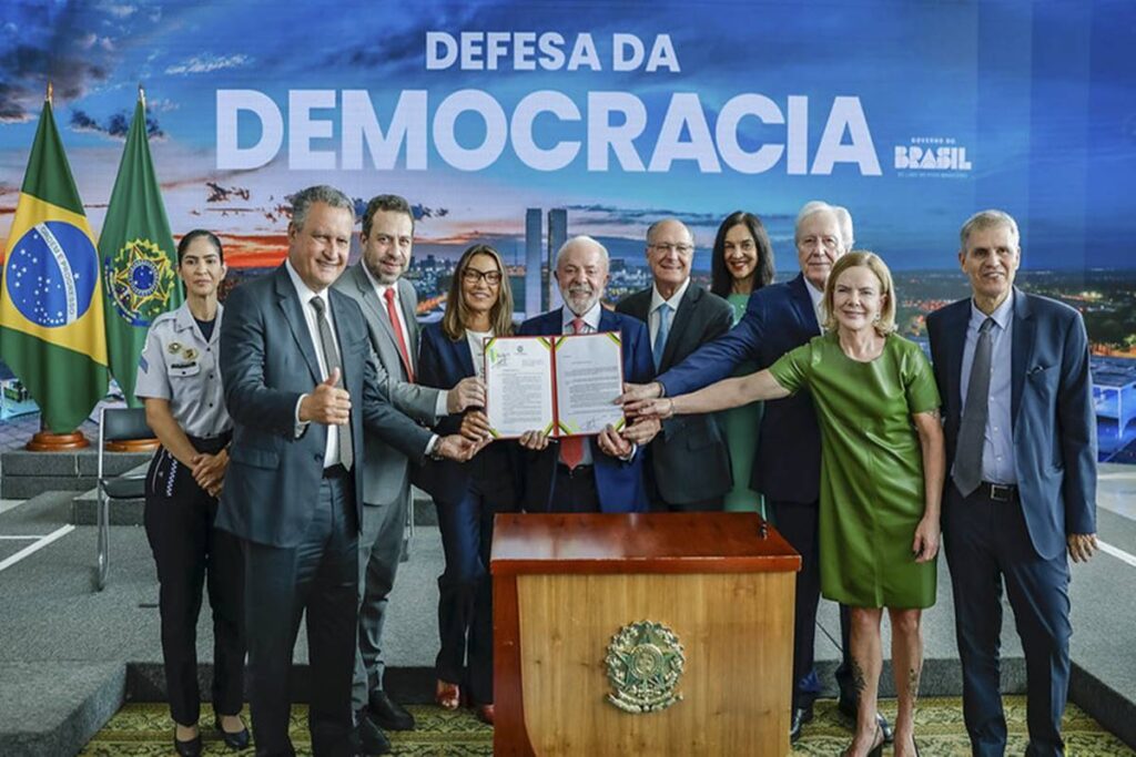 pm-espancada-no-8/1-estava-com-lula-durante-veto-ao-pl-da-dosimetria
