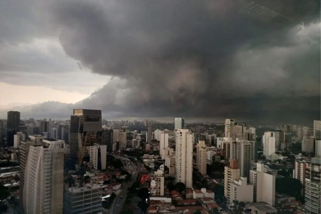 temporal-se-espalha-por-sp-e-cidade-entra-em-alerta-para-alagamentos
