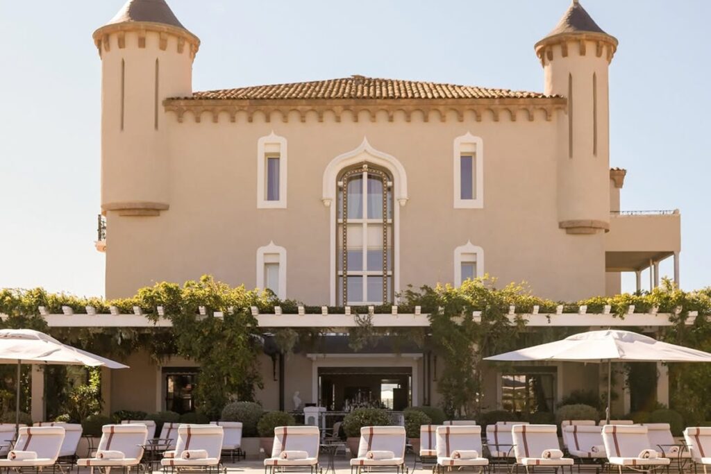 castelo-e-novo-“crush”:-tudo-sobre-a-season-4-de-the-white-lotus