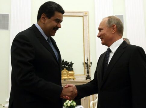 vaticano-atuou-para-asilar-maduro-na-russia-antes-da-ofensiva-dos-eua,-diz-jornal