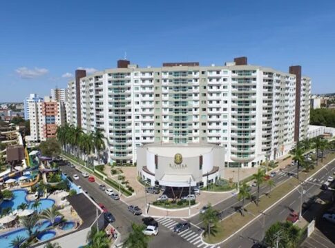 donos-de-apes-em-hotel-em-caldas-novas-protestam-contra-administradora