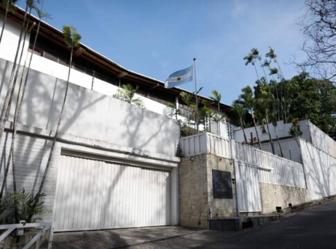 governo-lula-deixara-custodia-da-embaixada-da-argentina-na-venezuela