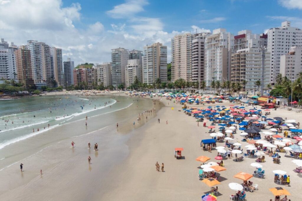 tres-banhistas-morrem-afogados-em-dia-de-praias-lotadas-no-litoral-sul