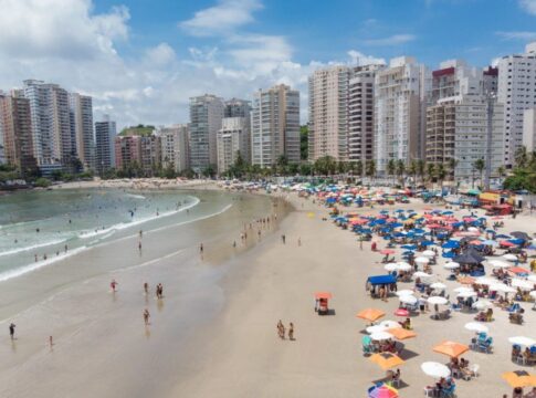 tres-banhistas-morrem-afogados-em-dia-de-praias-lotadas-no-litoral-sul