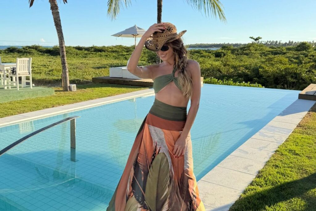 de-ferias,-patricia-poeta-se-refugia-em-japaratinga.-veja-fotos