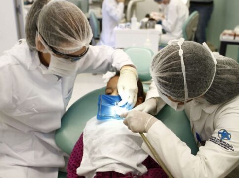 usp:-inflamacao-bucal-pode-piorar-danos-cerebrais-ligados-ao-parkinson