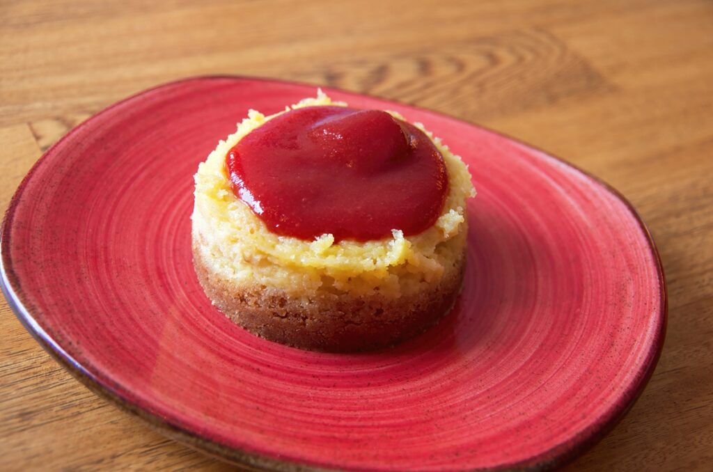 bolo-de-fuba-com-goiabada-e-classico-para-o-cafe-da-tarde