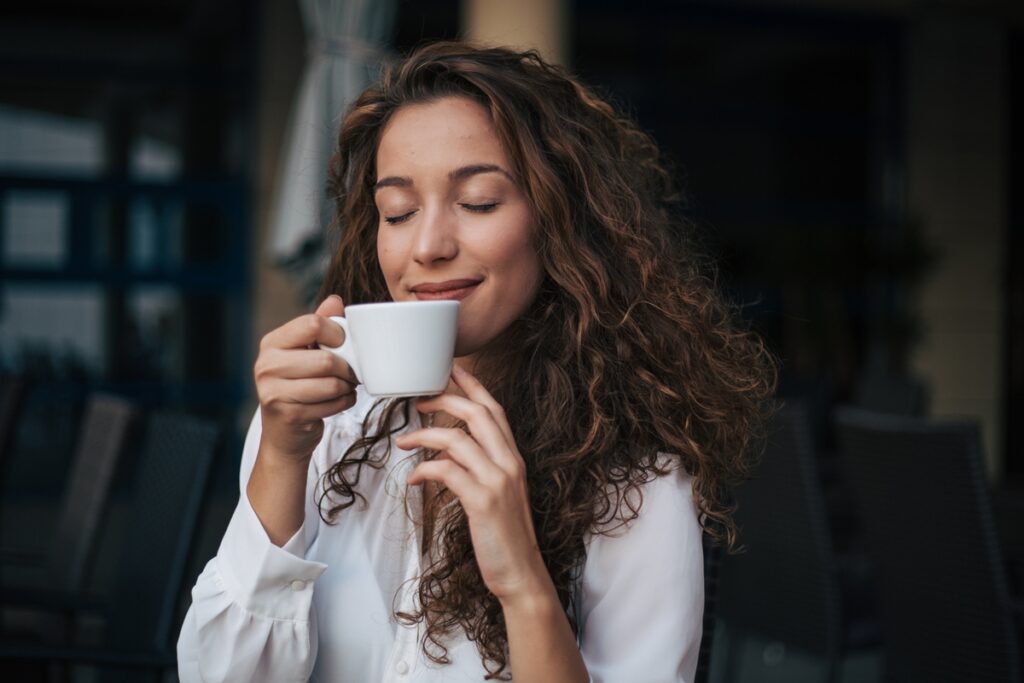 cha-ou-cafe:-descubra-qual-e-a-melhor-opcao-para-beber-pela-manha