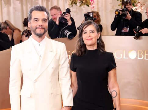 wagner-moura-chega-ao-globo-de-ouro-2026-ao-lado-da-esposa;-veja-fotos