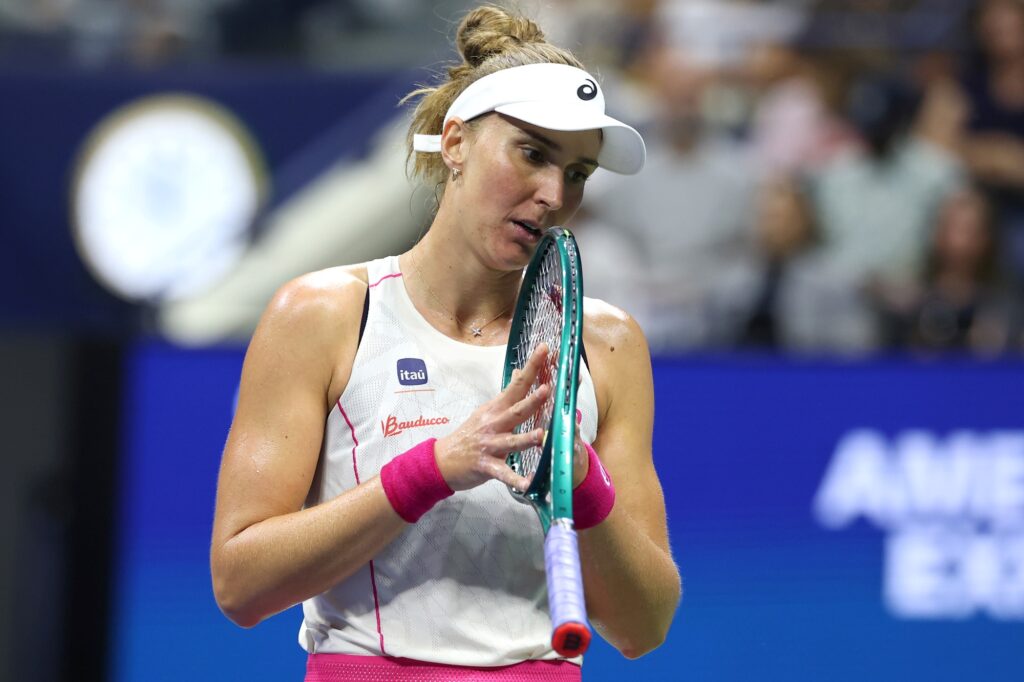 bia-haddad-leva-virada-e-perde-no-retorno-ao-circuito-mundial-de-tenis