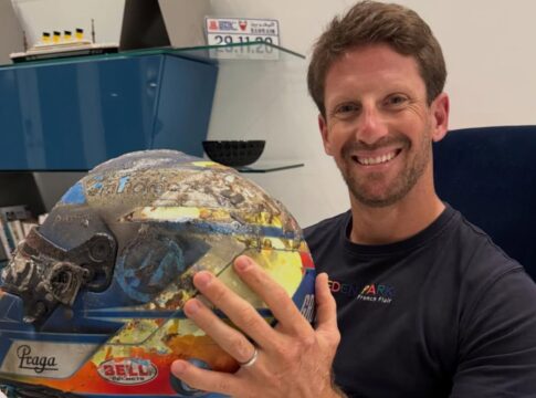 f1:-grosjean-mostra-como-ficou-capacete-apos-grave-acidente;-confira