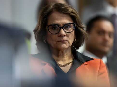 damares:-situacao-de-bolsonaro-na-pf-“aponta-para-pratica-de-tortura”