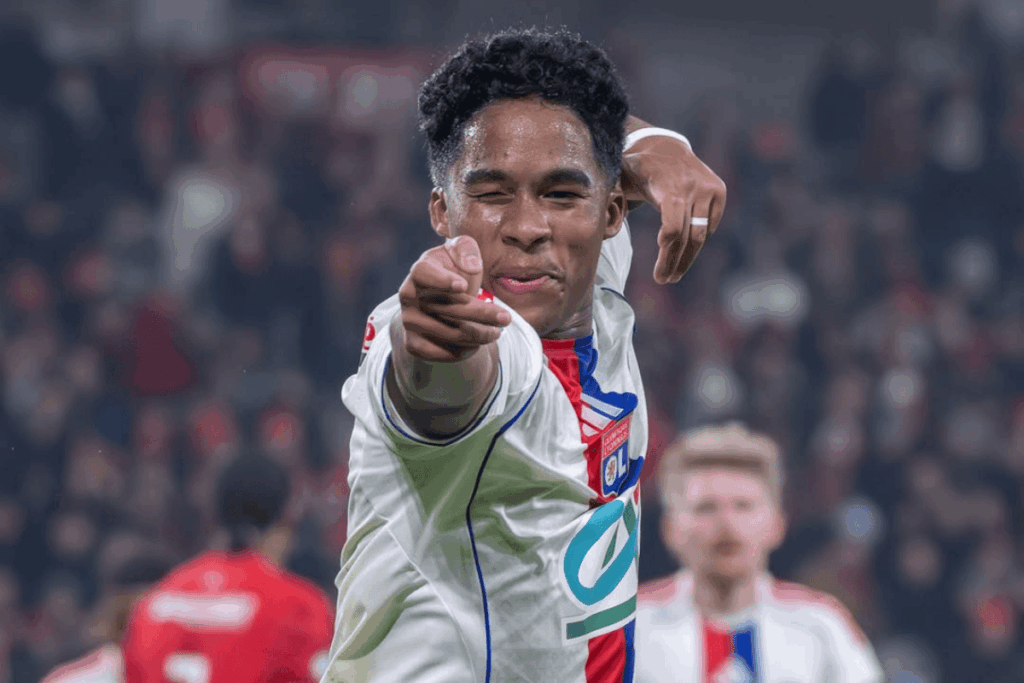 endrick-faz-historia-ao-marcar-pelo-lyon-em-estreia;-veja