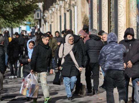 trump-anuncia-tarifas-de-25%-a-paises-que-negociarem-com-ira