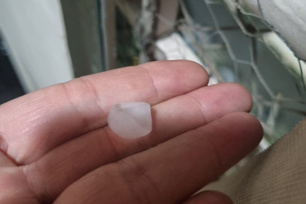 temporal:-ventos,-raios-e-chuva-de-granizo-atingem-sp-nesta-segunda.-video