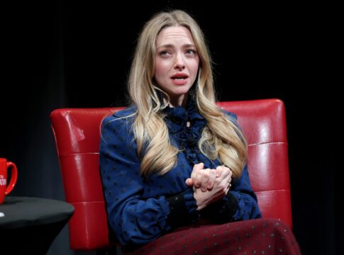 amanda-seyfried-relembra-diagnostico-de-toc-e-diz-que-segue-medicada