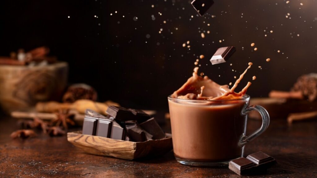 nutricionista-ensina-a-fazer-chocolate-quente-proteico-e-nutritivo