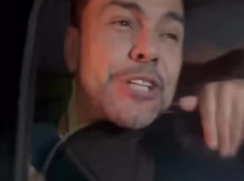 video-de-zeze-di-camargo-com-a-cabeca-presa-no-vidro-do-carro-viraliza