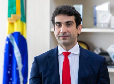 eua:-alem-de-galipolo,-veja-outros-chefes-monetarios-que-apoiam-powell