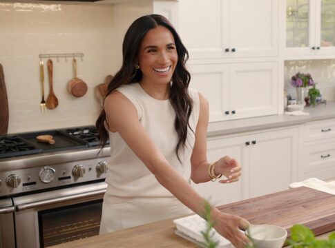 meghan-markle-lanca-marcador-de-paginas-desenhado-por-ela-mesma;-veja