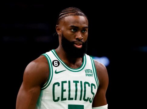 astro-do-boston-celtics-e-multado-pela-nba-apos-criticas-a-arbitragem