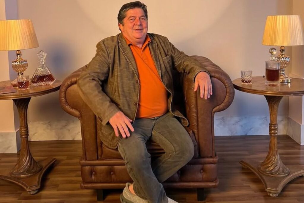 stepan-nercessian-avalia-novos-tempos-da-tv-e-espaco-na-dramaturgia.-assista-ao-video